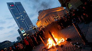 Inauguration du siège de la BCE : manifestation calme mais aussi violents heurts à Francfort