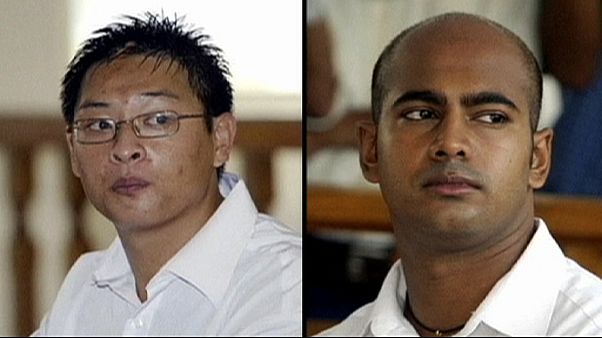 Indonesia retrasa la ejecución de dos presos australianos Indonesia retrasa la ejecución de dos presos australianos
