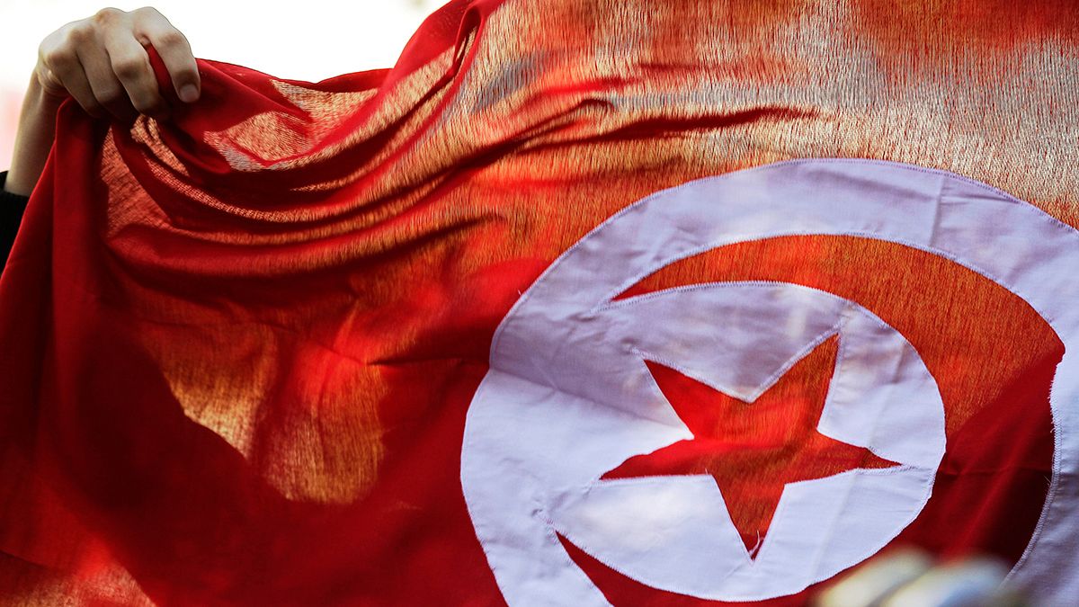 Нападения в Тунисе: угроза туризму и демократии