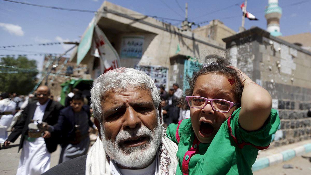 Yemen'de iki camiye intihar saldırısı: en az 137 ölü