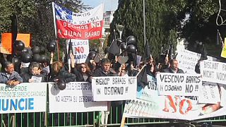Чили: протесты против епископа, защищавшего педофила