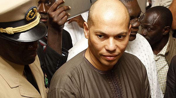 Seis años de prisión para el hijo del expresidente senegalés Abdoulaye Wade Seis años de prisión para el hijo del expresidente senegalés Abdoulaye Wade