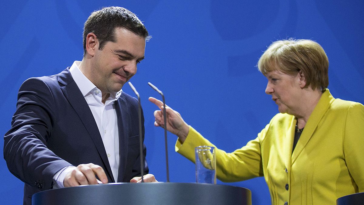 Tsipras et Merkel jouent la carte de l'apaisement à Berlin