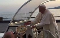 Papa recebe pizza em Nápoles