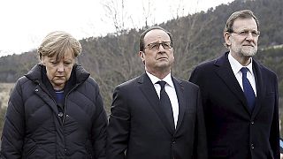 Merkel, Rajoy e Hollande visitam zona de embate do avião da Germanwings