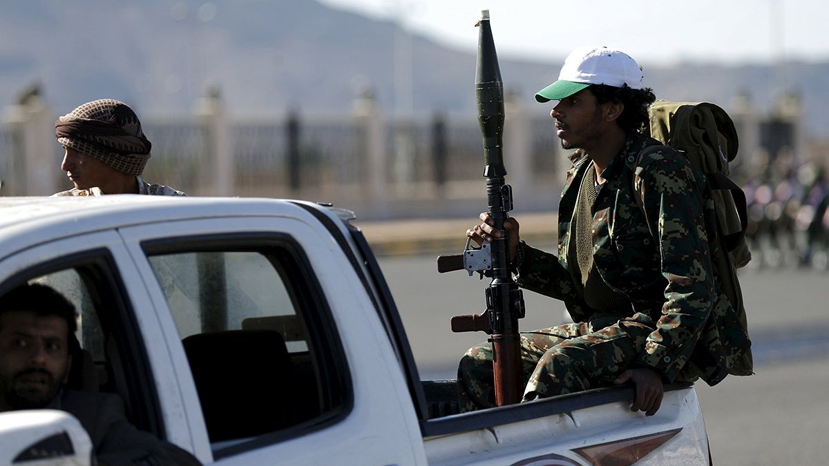 Yemen: los rebeldes hutíes estrechan el cerco sobre Adén