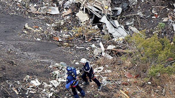 4U9525: Warum war nur ein Pilot im Cockpit? - Live-Blog 4U9525: Warum war nur ein Pilot im Cockpit? - Live-Blog