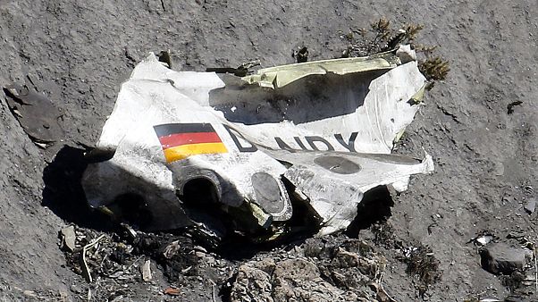 Germanwings uçağını ikinci pilot düşürdü Germanwings uçağını ikinci pilot düşürdü