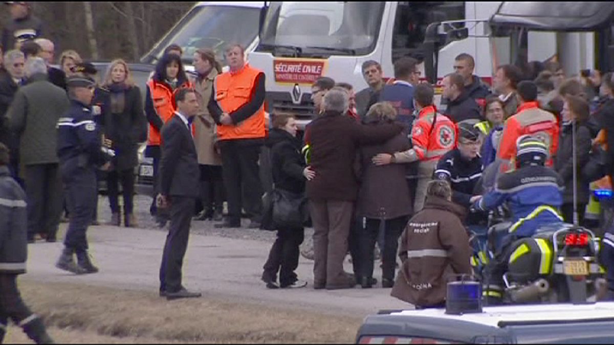 عائلات ضحايا الطائرة الألمانية أ320 تزور مكان سقوطها في فرنسا