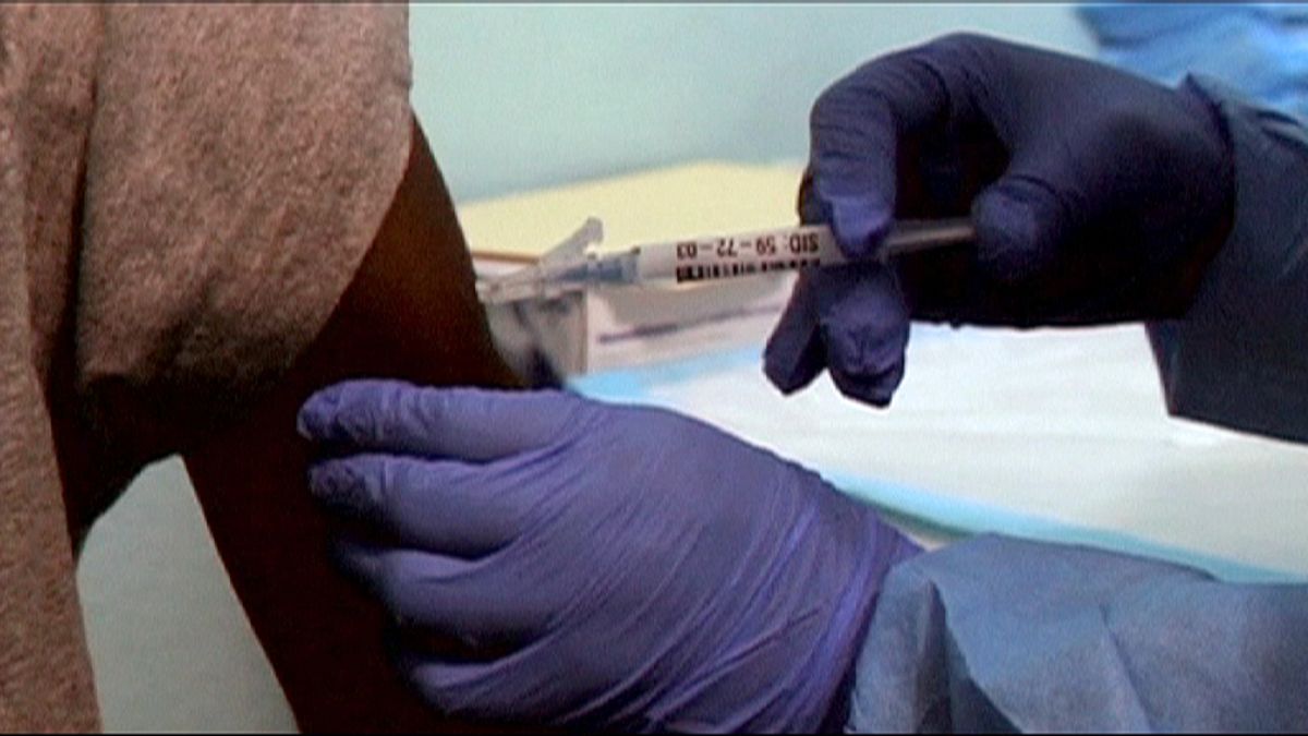 Zwei Ebola-Impfstoffe scheinen sicher genug für die Anwendung zu sein