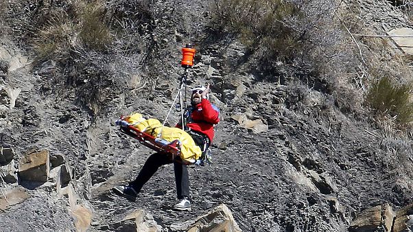 Enkaz kaldırma çalışmaları haftalar sürebilir Enkaz kaldırma çalışmaları haftalar sürebilir
