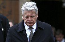 Almanya Cumhurbaşkanı Gauck acılı ailelerle bir araya geldi