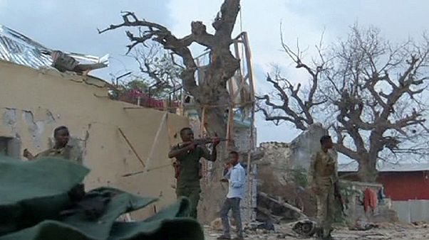 Megtámadott egy szállodát az Al Shabaab Szomáliában Megtámadott egy szállodát az Al Shabaab Szomáliában