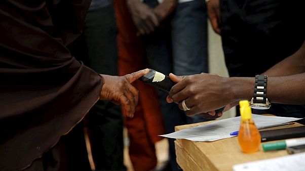 Nigeria: Presidential poll hit by bloodshed and technical glitches Nigeria: Presidential poll hit by bloodshed and technical glitches