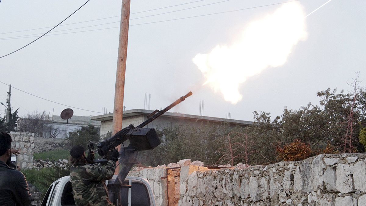 Neue Luftangriffe auf IS-Miliz - Nusra-Front rückt in Idlib ein