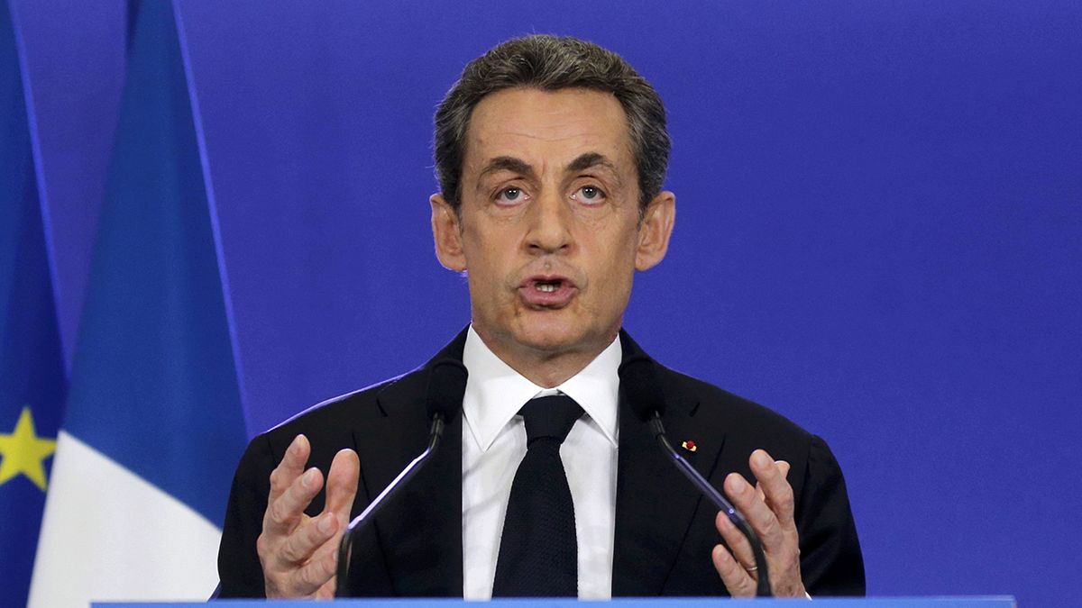 Francia se decanta por el centro-derecha en las elecciones departamentales