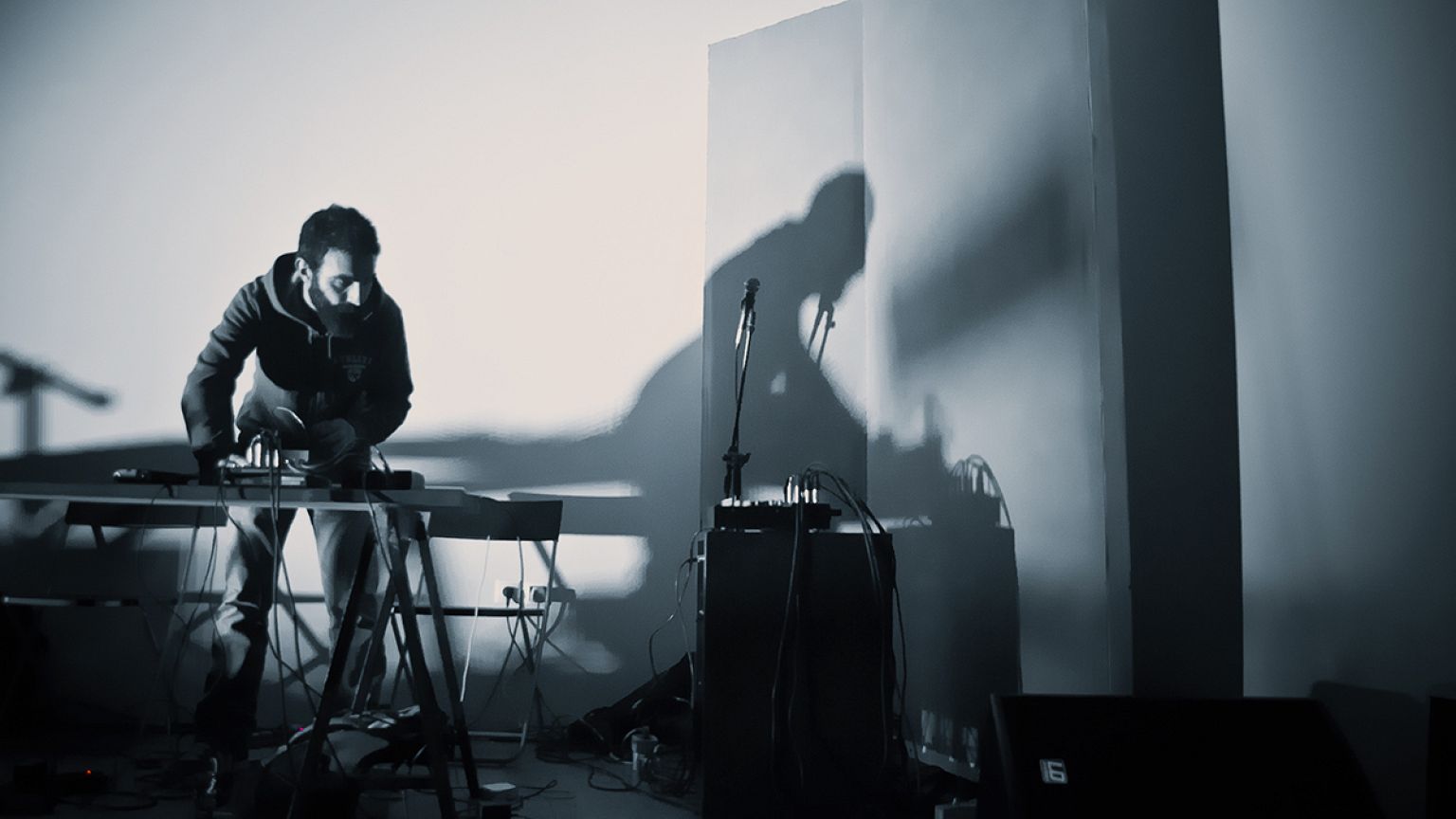 Electric Nights: 27 ώρες ηλεκτρονικής μουσικής στο Booze