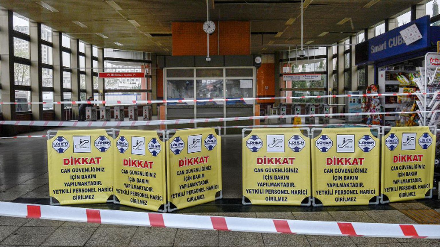 Türkiye'de elektrik kesintisi yaşamı durma noktasına getirdi