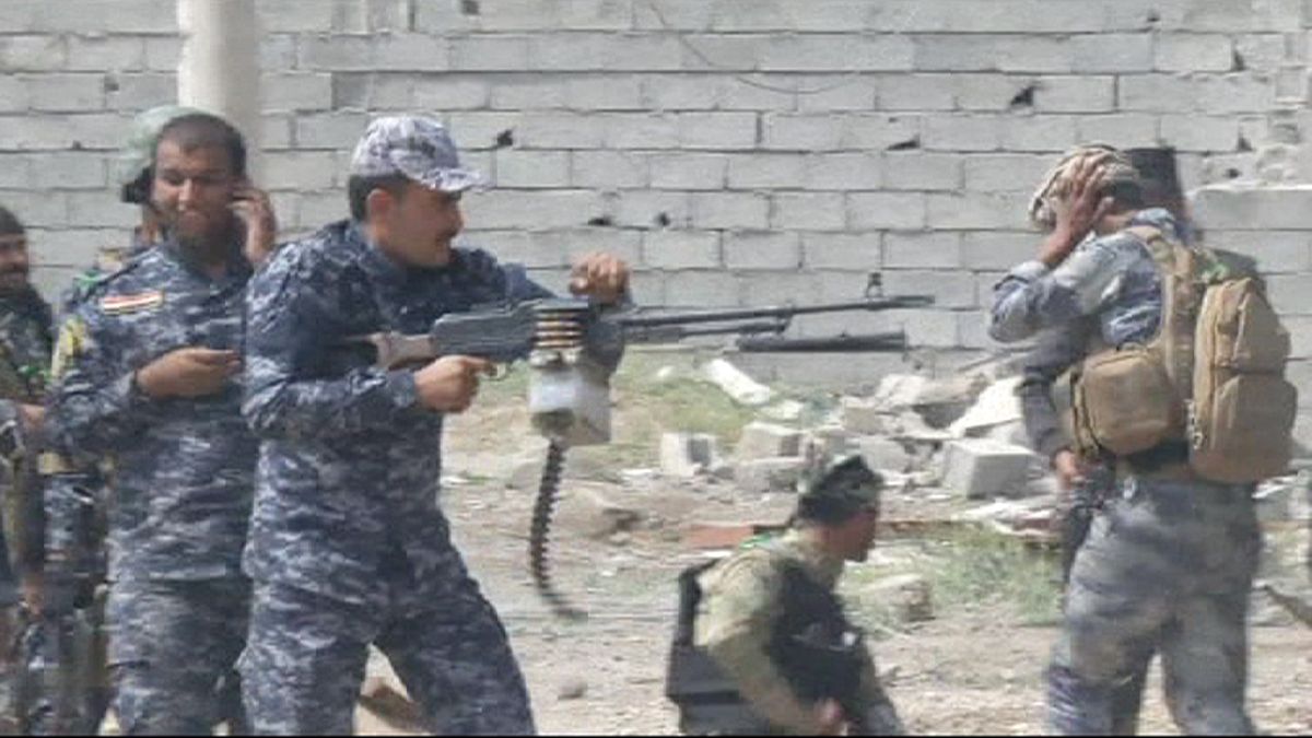 Az iraki hadsereg már Tikritnél harcol a dzsihadistákkal