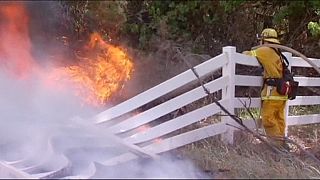 Incendie dans une vallée à l'est de Los Angeles