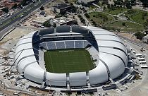 دو استادیوم فوتبال که میزبان بازیهای جام جهانی برزیل بودند به فروش گذاشته شدند