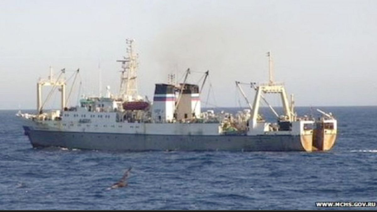 مصرع 43 شخصاً في غرق سفينة صيد روسية