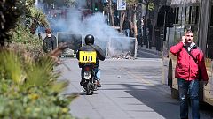 Επεισόδια και ένταση έξω από την ΑΣΟΕΕ