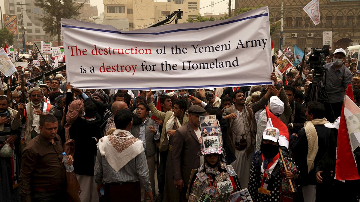 Yemen: Saleh supporters protest against Saudi-led air strikes