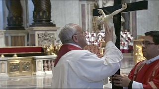 Sexta-Feira Santa celebrada do Vaticano à Cisjordânia