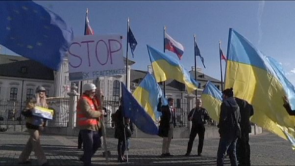 Proteste a Bratislava per la visita del ministro russo degli Esteri Lavrov Proteste a Bratislava per la visita del ministro russo degli Esteri Lavrov