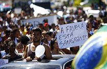 Brezilya'da halk polis şiddetine karşı yürüdü