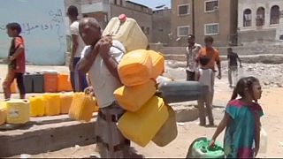 Yemen: 20mila sfollati senz'acqua, 500 morti da inizio raid aerei sauditi