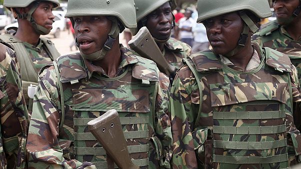 Kenya: primo bombadamento, in Somalia, delle basi dei militanti al-Shabaab Kenya: primo bombadamento, in Somalia, delle basi dei militanti al-Shabaab