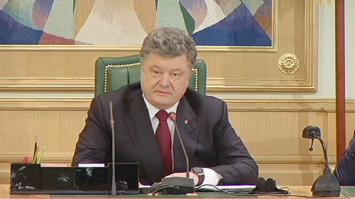 Ucrânia: Poroshenko aceita convocar referendo sobre descentralização