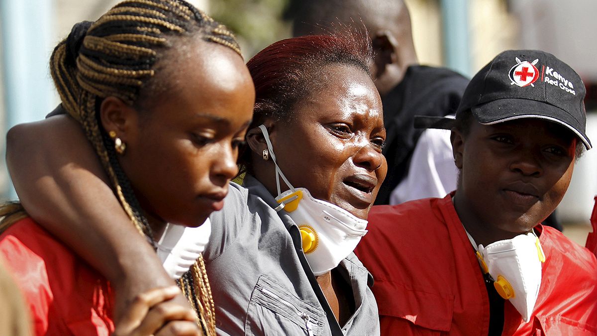 Akadozik a kenyai egyetemi vérengzés áldozatainak azonosítása