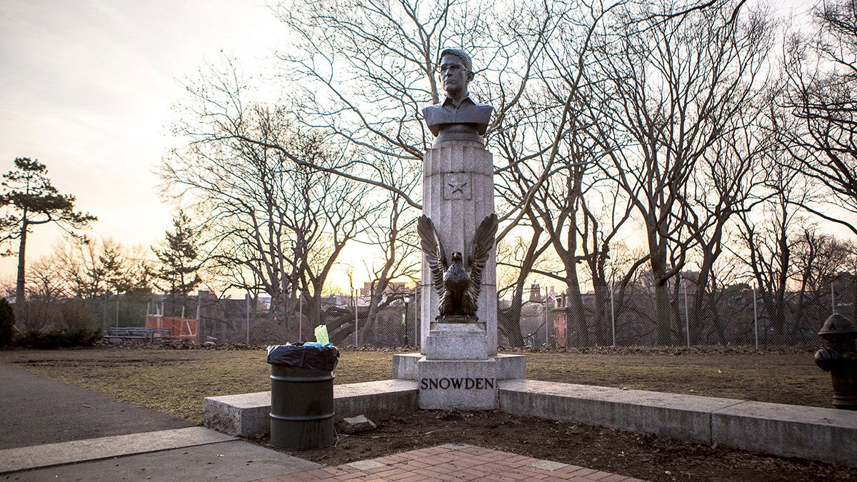 Busto de Snowden "pirateia" memorial em parque de Nova Iorque