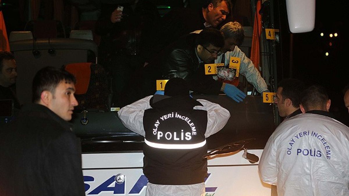 Fenerbahçe otobüsüne saldırıyla ilgili iki kişi yakalandı