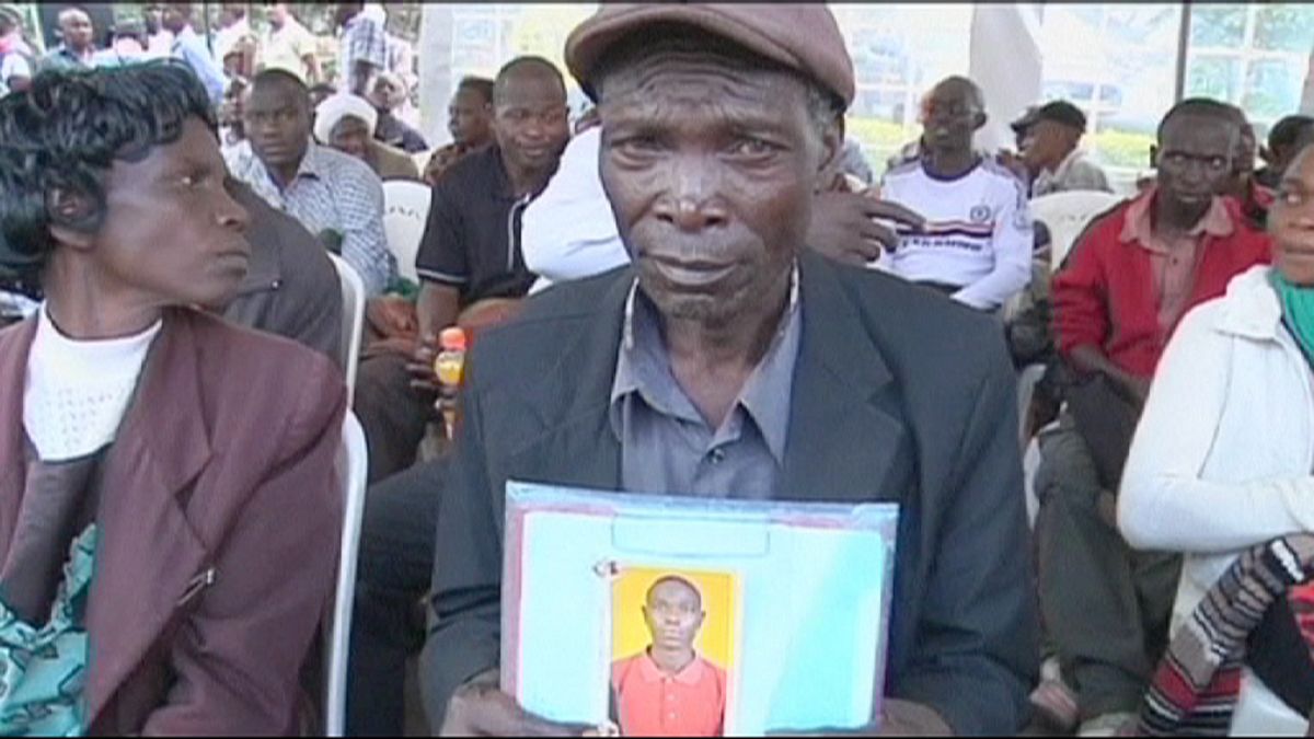Quénia: Familiares desesperam para identificar vítimas