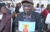 Angehörige warten auf Identifizierung von Opfern des Massakers in Garissa