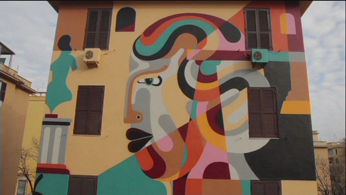 La street art invade il quartiere popolare di Tor Marancia a Roma