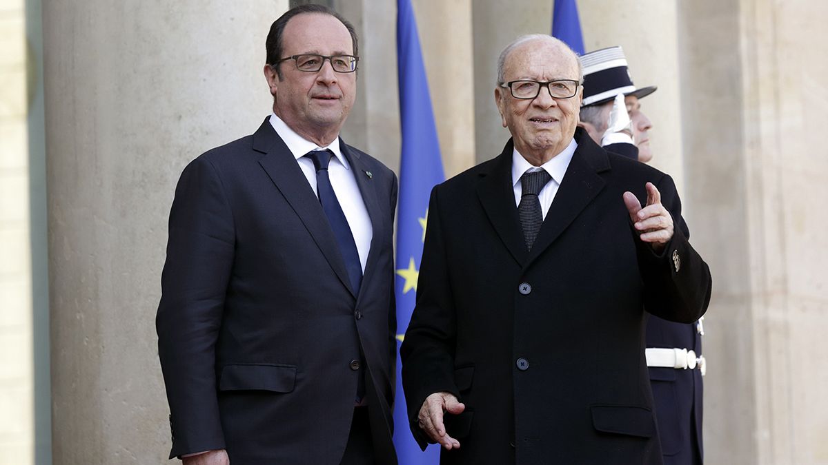 Támogatásáról biztosította Franciaország a tunéziai elnököt