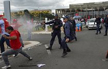 Бразилия: манифестация профсоюзов закончилась столкновениями с полицией