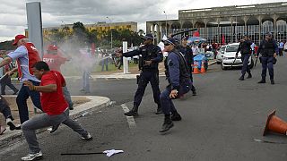 Miles de personas en Brasil se manifiestan en contra de la “tercerización”