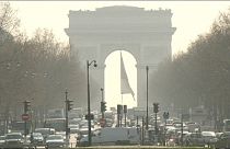 Париж: уровень загрязнения воздуха вновь близок к рекордному