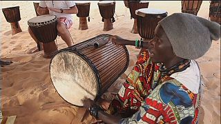 جشنواره سالانه ساحل؛ موسیقی در میان تپه های شنی آفریقا