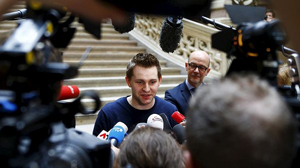 David gegen Goliath: Erster Gerichtstermin für Facebook-Klage in Österreich David gegen Goliath: Erster Gerichtstermin für Facebook-Klage in Österreich