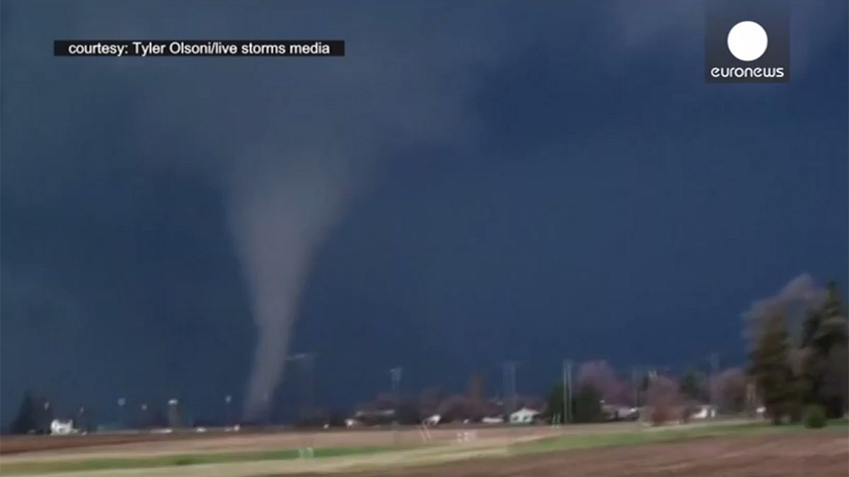 [Watch] Scary close-up footage of giant tornado in Illinois