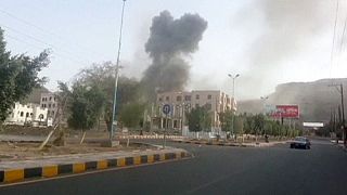 Iémen: Coligação saudita bombardeia alvos em Sanaa