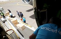 Kızılhaç'a ait ilk yardım uçakları Yemen'e ulaştı