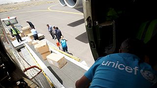 وصول أول طائرتين محملتين بالمساعدات الطبية إلى صنعاء